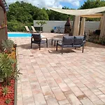 Hilda - Two Bedroom Barban