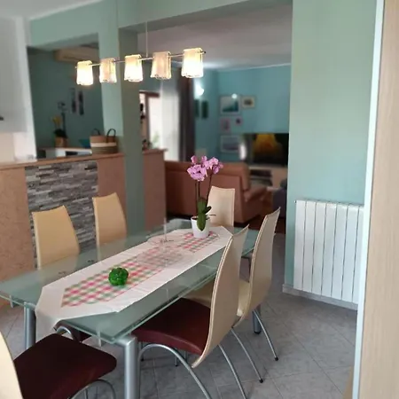 Hilda - Two Bedroom Villa