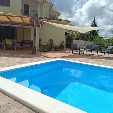 Hilda - Two Bedroom Villa