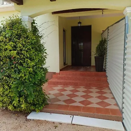 Hilda - Two Bedroom * Barban